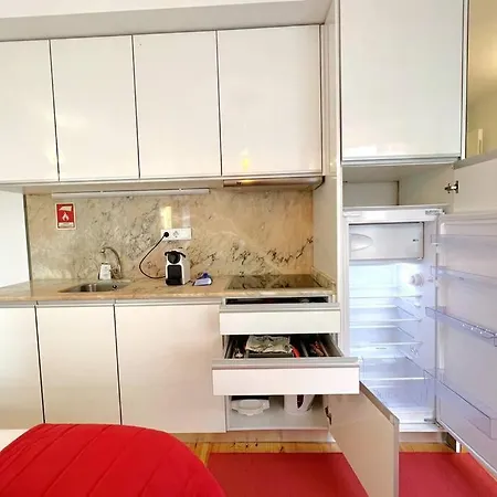 Apartment Caldeireiros Lovely By Hosts *