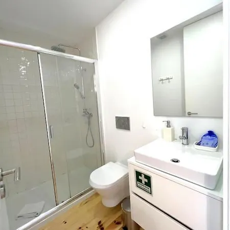 Apartment Caldeireiros Lovely By Hosts